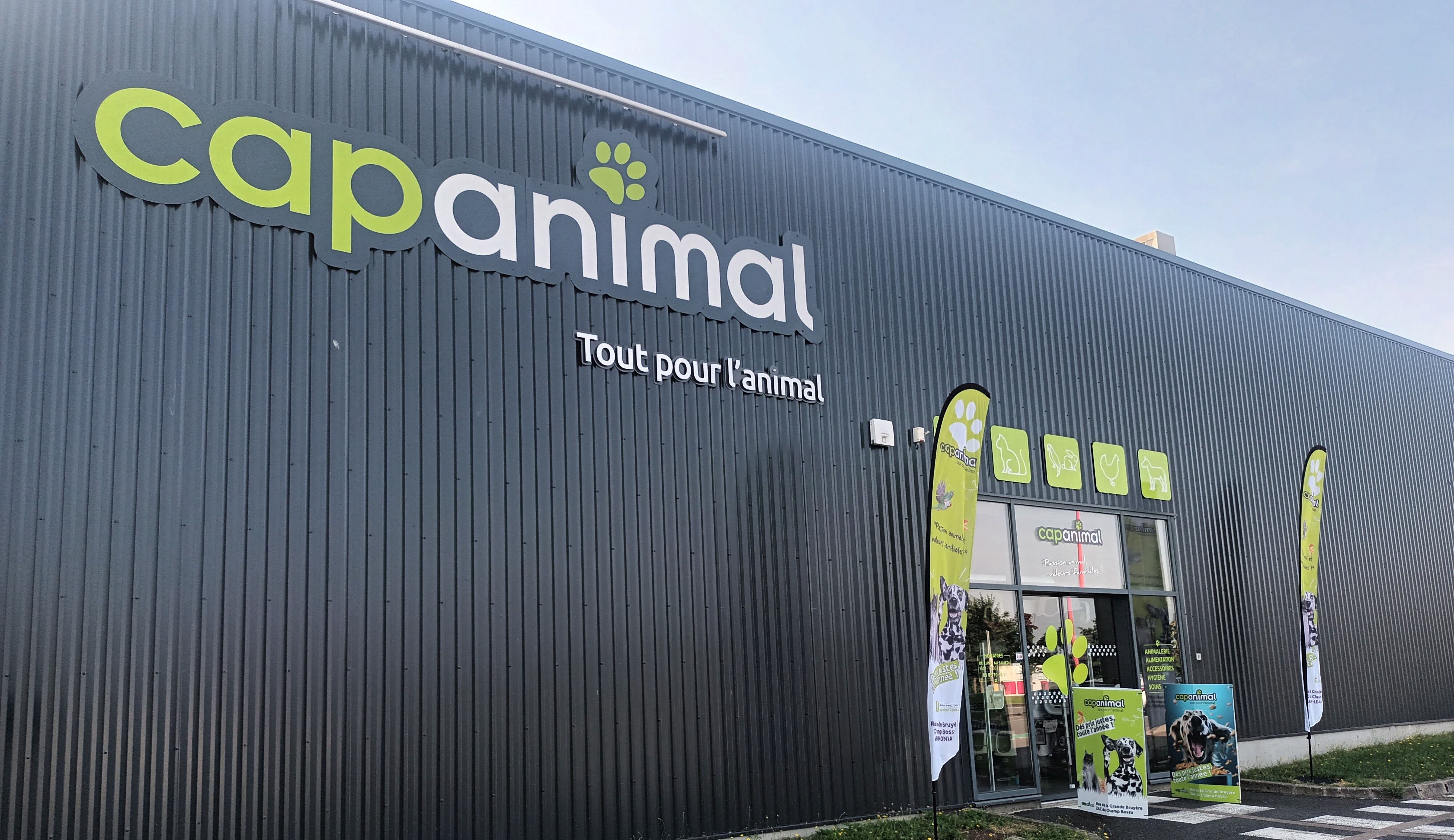 PARAY LE MONIAL - CAP ANIMAL
